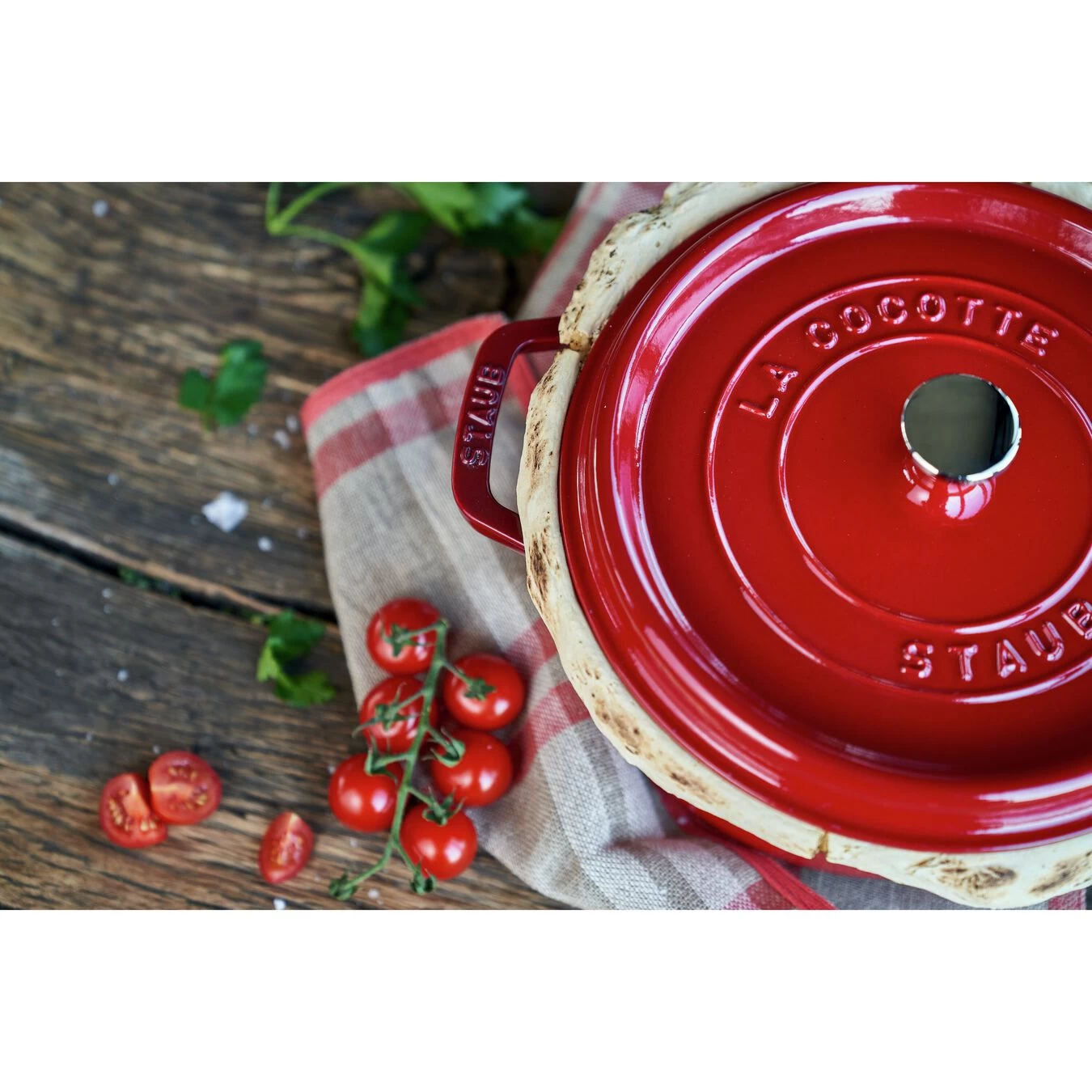 Staub Cocotte 24 Cm, Rund, Kirsch-Rot, Gusseisen 5 Staub Cocotte 24 Cm, Rund, Kirsch-Rot, Gusseisen – Bild 5