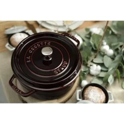 Staub Cocotte 26 Cm, Rund, Grenadine-Rot, Gusseisen -Zwilling Store 750047416
